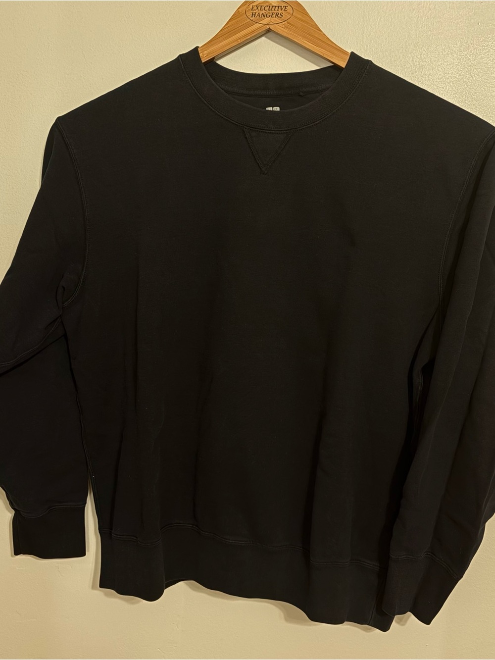 Uniqlo Black Men’s Crewneck Sweatshirt